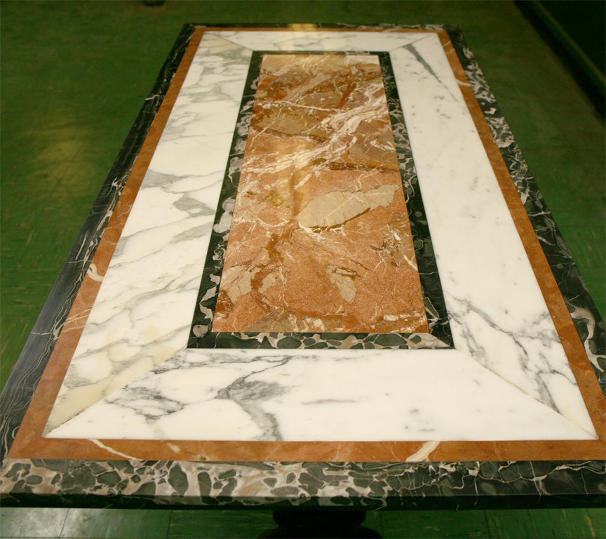 Fer Table console du 19ème siècle en fonte et dessus en marbre spécimen en vente