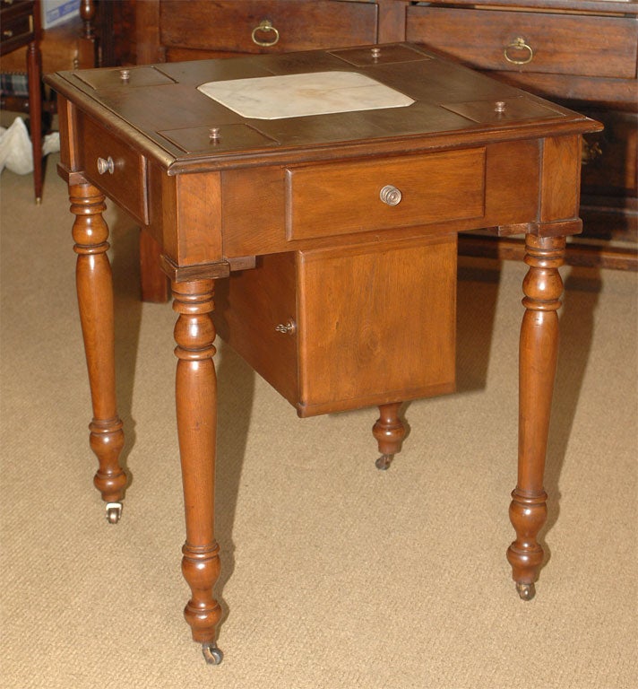 Tea Merchants Table In Good Condition In San Francisco, CA