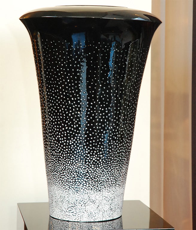 large pair of Vases in the style of Dunand.
Black and white vermeilles technique.