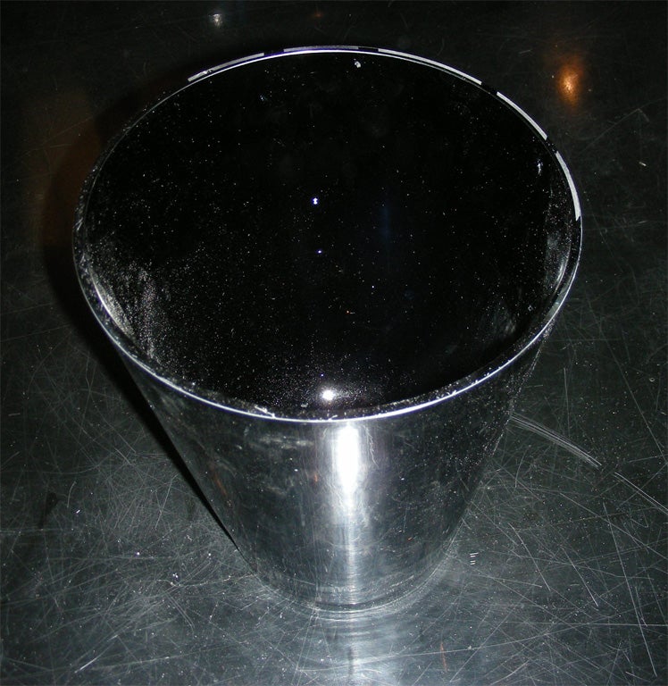 Mid-20th Century 1935 Black Opaline Vase by A. Riecke For Sale