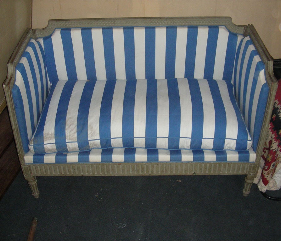 Handsome End of 18th Century Alcove Settee For Sale 2