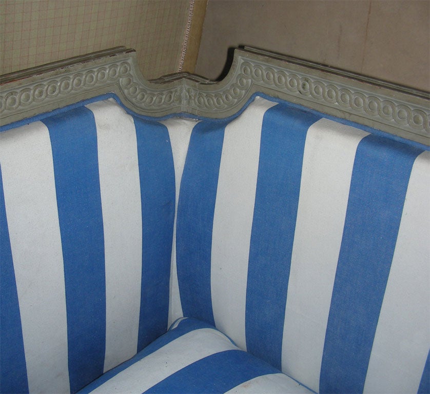 Handsome End of 18th Century Alcove Settee For Sale 3
