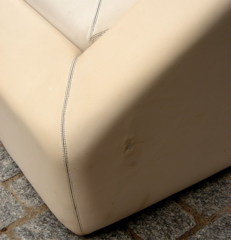 Late 20th Century 1970s Leather Living-Room Suite For Sale