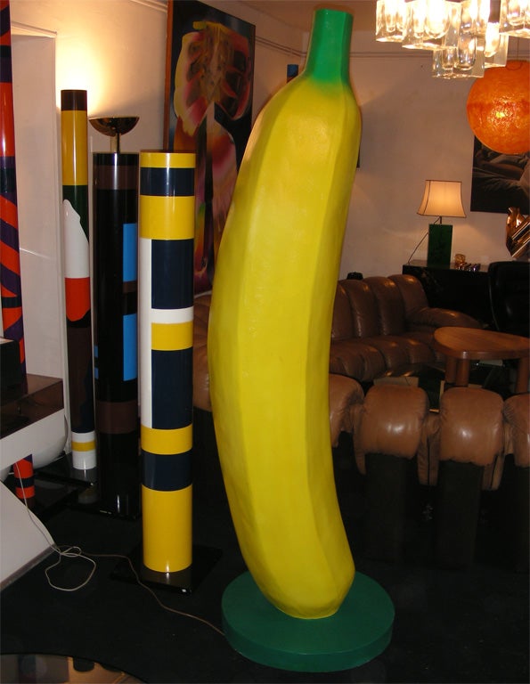 Large 1970s banana-shaped resin floor lamp by Louis Durot, with one light.