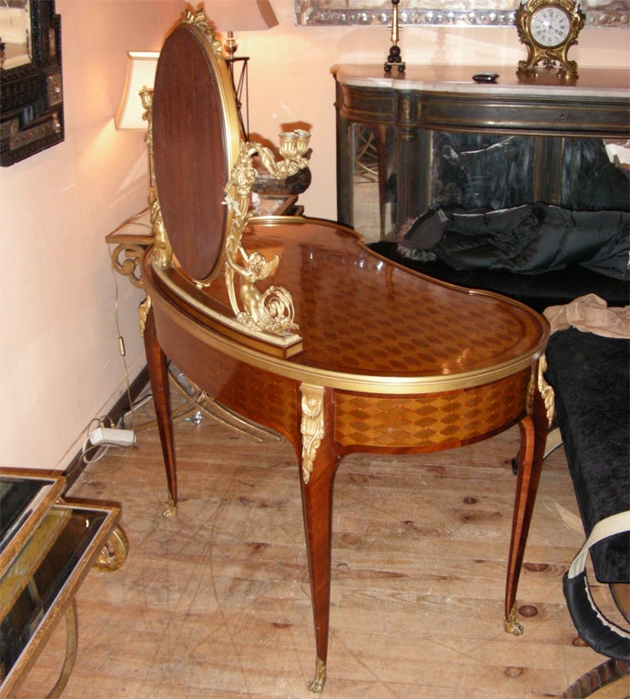 Very Beautiful 1880s Vanity Table For Sale 4