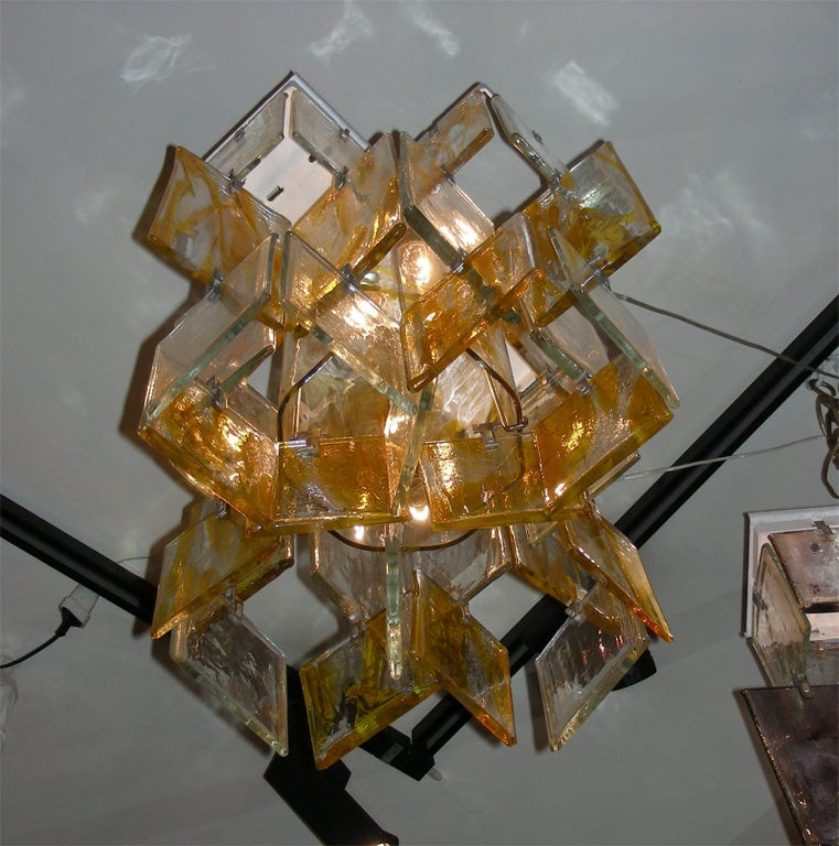 Metà XX secolo Lampadario in vetro di Murano degli anni '60 fatto di  Targhe assemblate in vendita