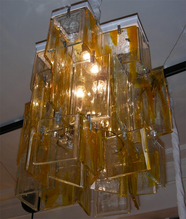 Lampadario in vetro di Murano degli anni '60 fatto di  Targhe assemblate in vendita 2