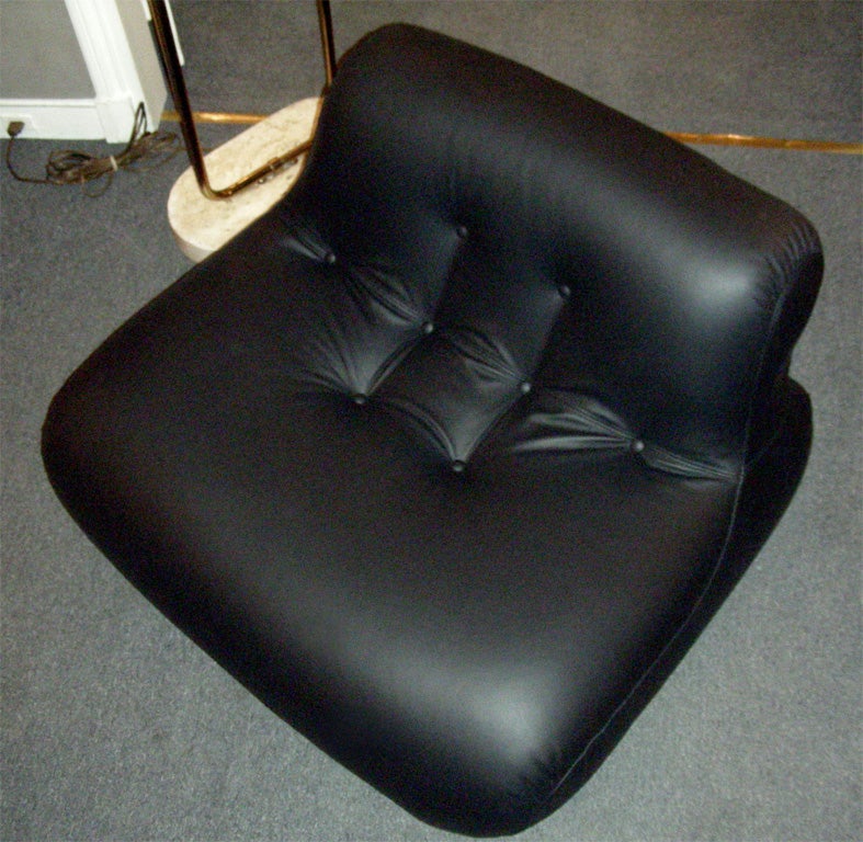 Two 1980 Italian Leather Armchairs For Sale 2