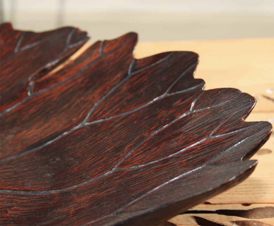 Japanese Carved Wood Lotus Leaf Tray For Sale 1