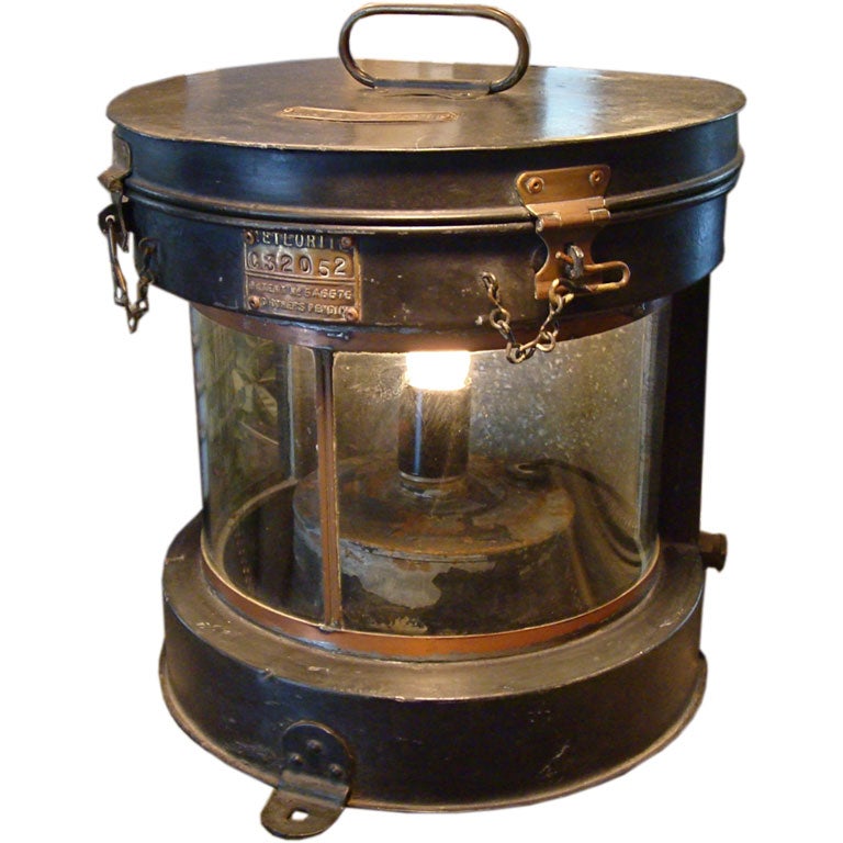 Forward Mast Kerosene Lantern