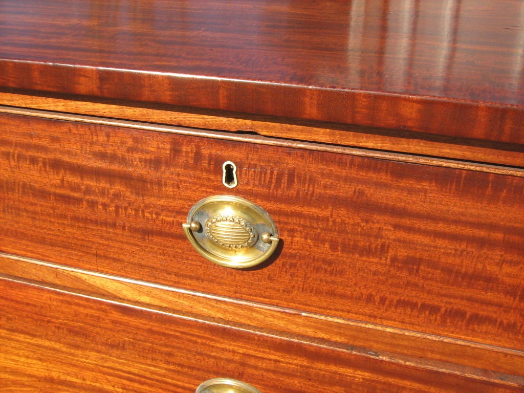 Antique Mahogany Chest of Drawers In Good Condition For Sale In Bridgehampton, NY