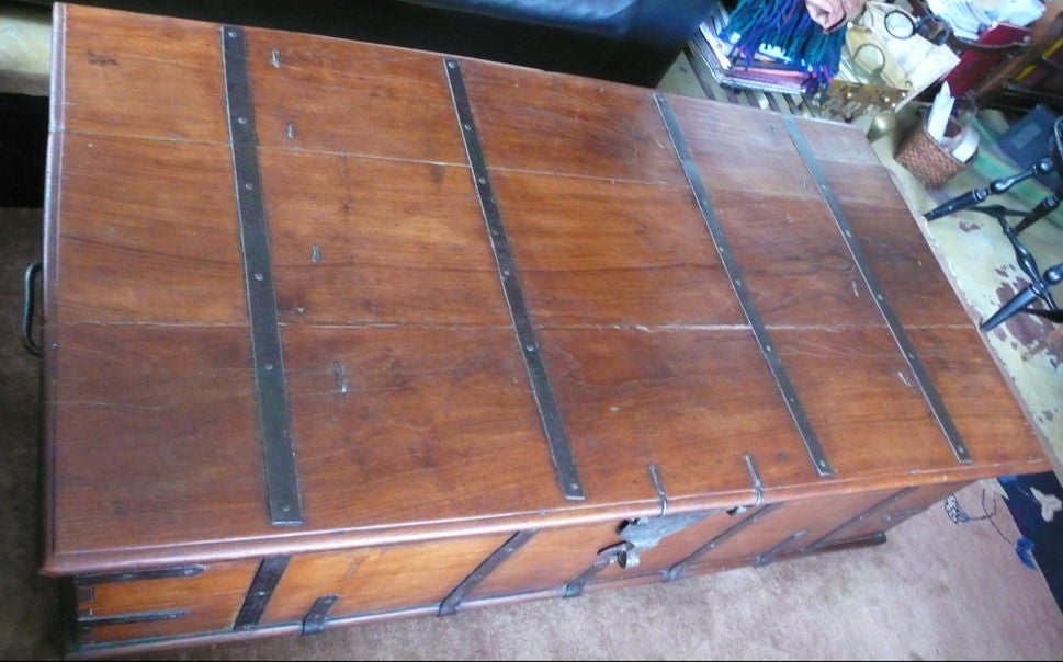 Oversized Coffee Table Trunk