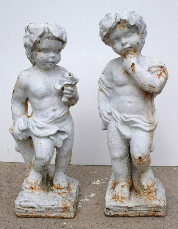 Pair of Puttis