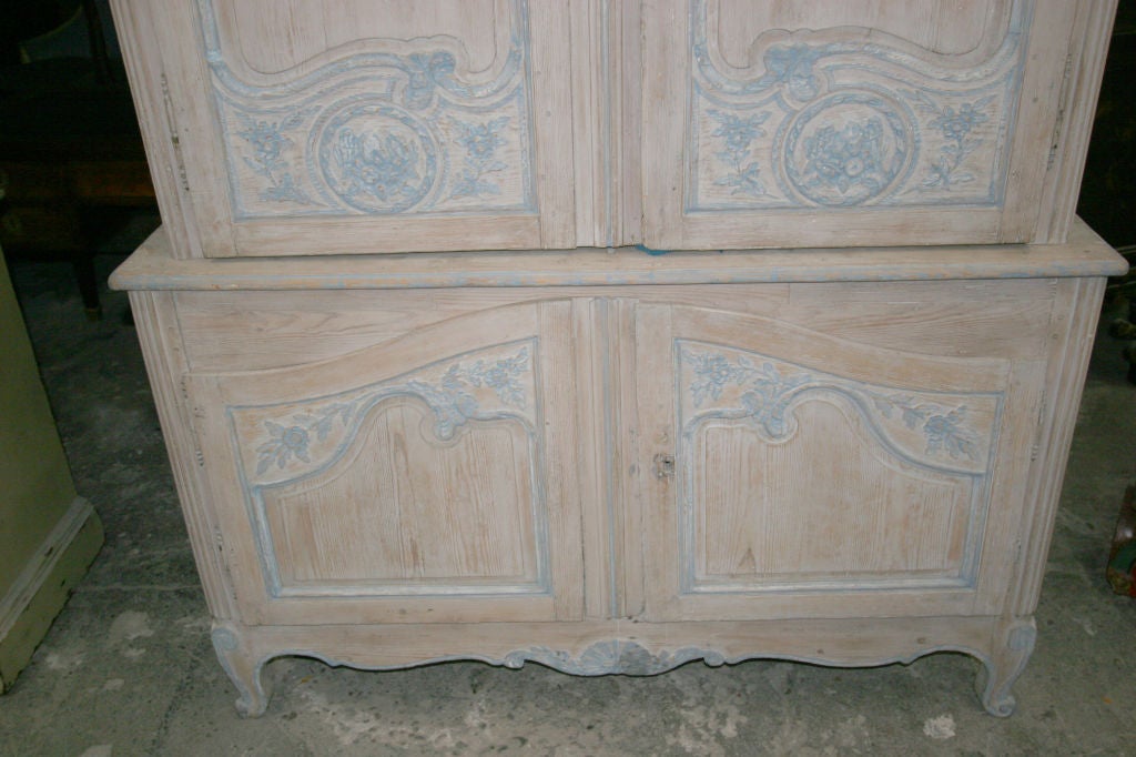 19th Century Louis de XV style French country Cabinet.