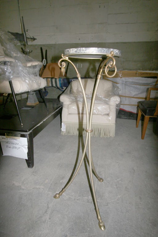 Stylish Marble and Brass French Gueridon In Good Condition For Sale In Bronx, NY