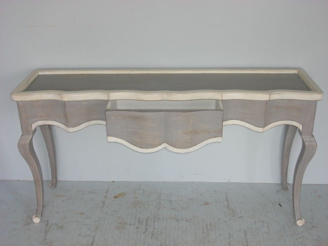 Painted Avignon Console with Curved Front and Legs/Cherry and Alder Wood/Grey and White Finish<br />
66.5