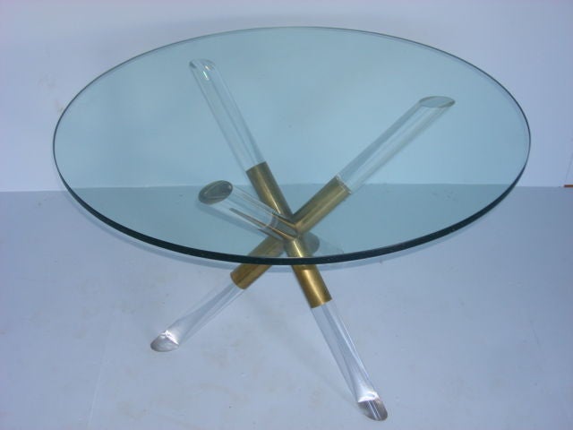 Round Lucite & Glass Dining Table In Excellent Condition In New York, NY