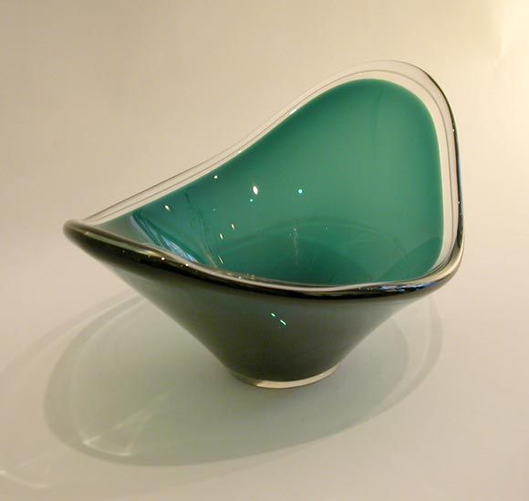 Signed Paul Kedelv Flygsfors Green Coquille Bowl.