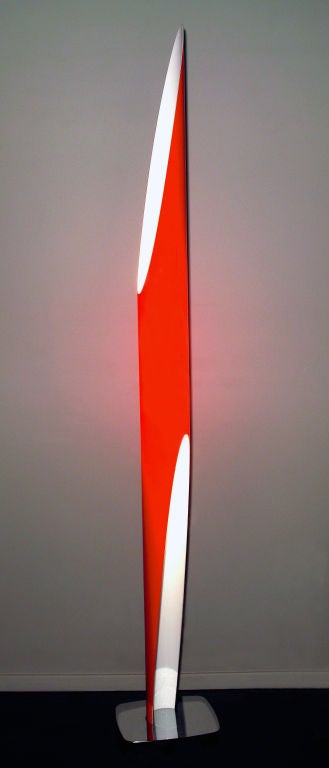 Lampadaire rouge tubulaire sur base d'acier avec illumination interne par Roche Bobois:: français:: années 1970