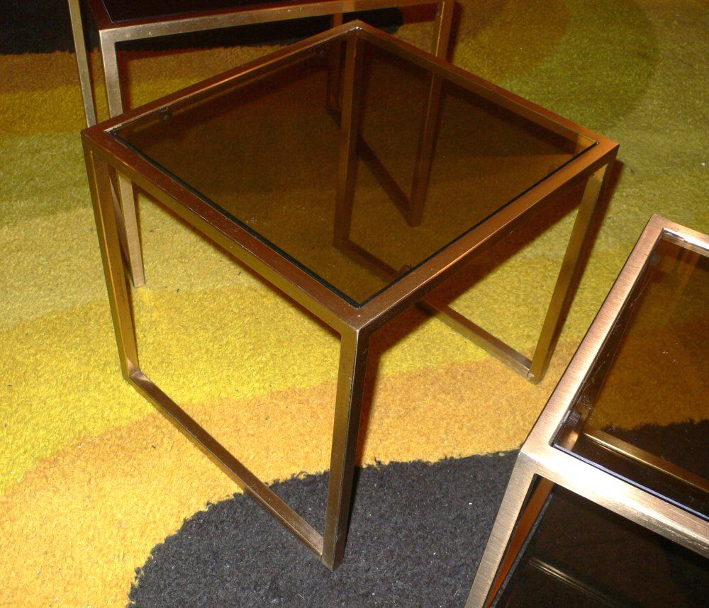 Pair Of Nesting Tables In Good Condition For Sale In Brooklyn, NY