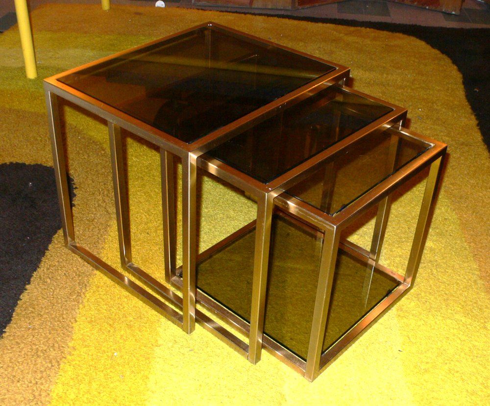 Pair Of Nesting Tables For Sale 1