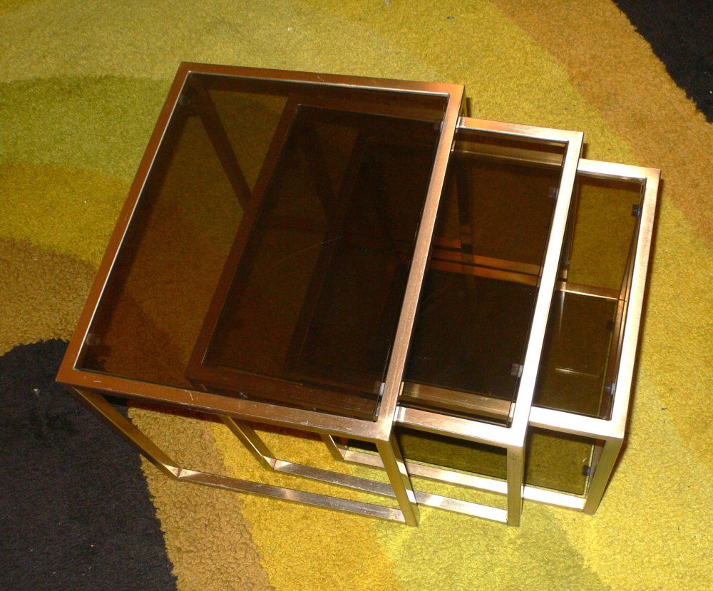 Pair Of Nesting Tables For Sale 2