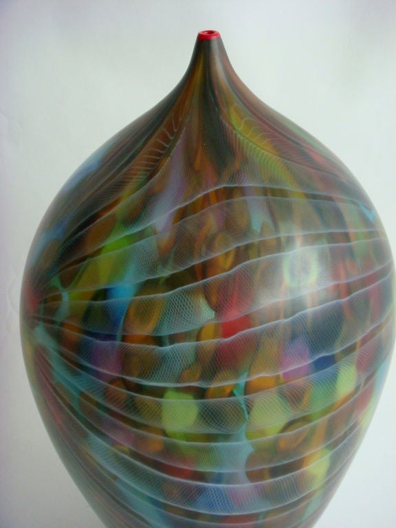 A Fine Italian Hand blown Murano Vase by Andrea Zilio In Excellent Condition For Sale In Long Island City, NY