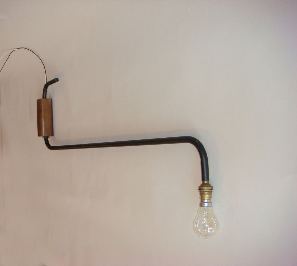 French 1940s Metal and Oak Wall Light In Good Condition For Sale In Long Island City, NY