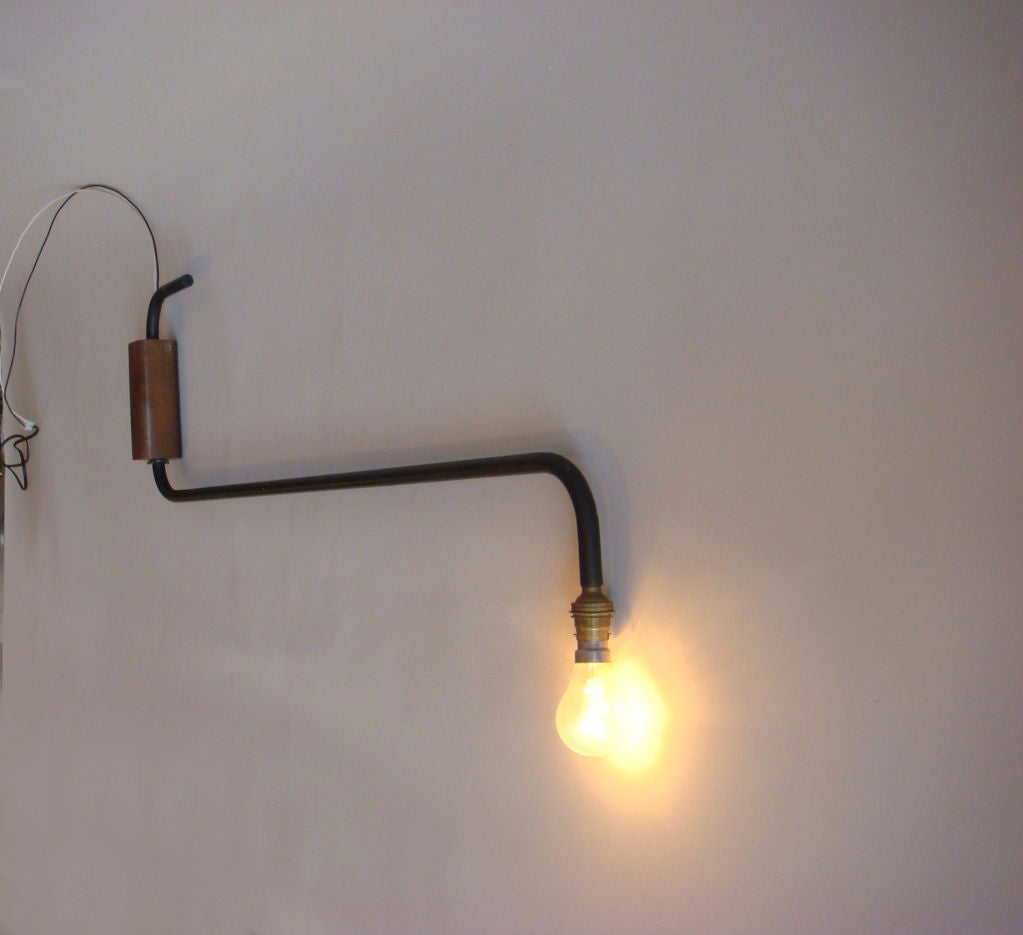 French 1940s Metal and Oak Wall Light For Sale 2