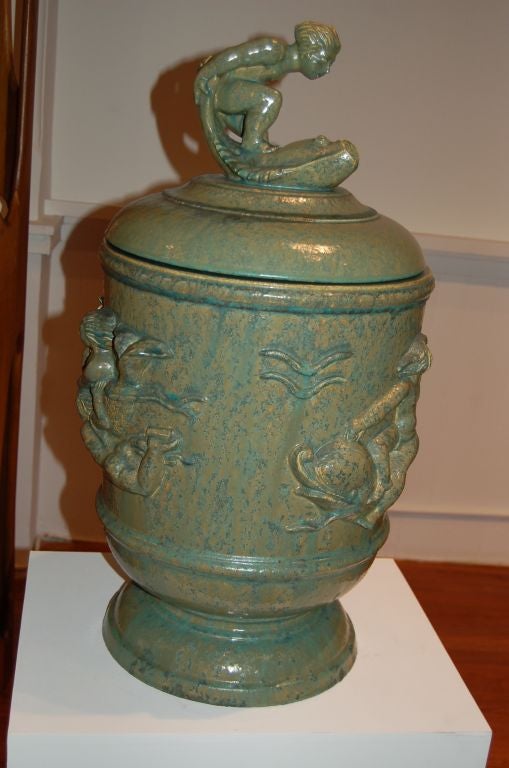 Urne en céramique unique recouverte d'un couvercle par Tyra Lundgren pour Rorstrand Excellent état - En vente à New York, NY