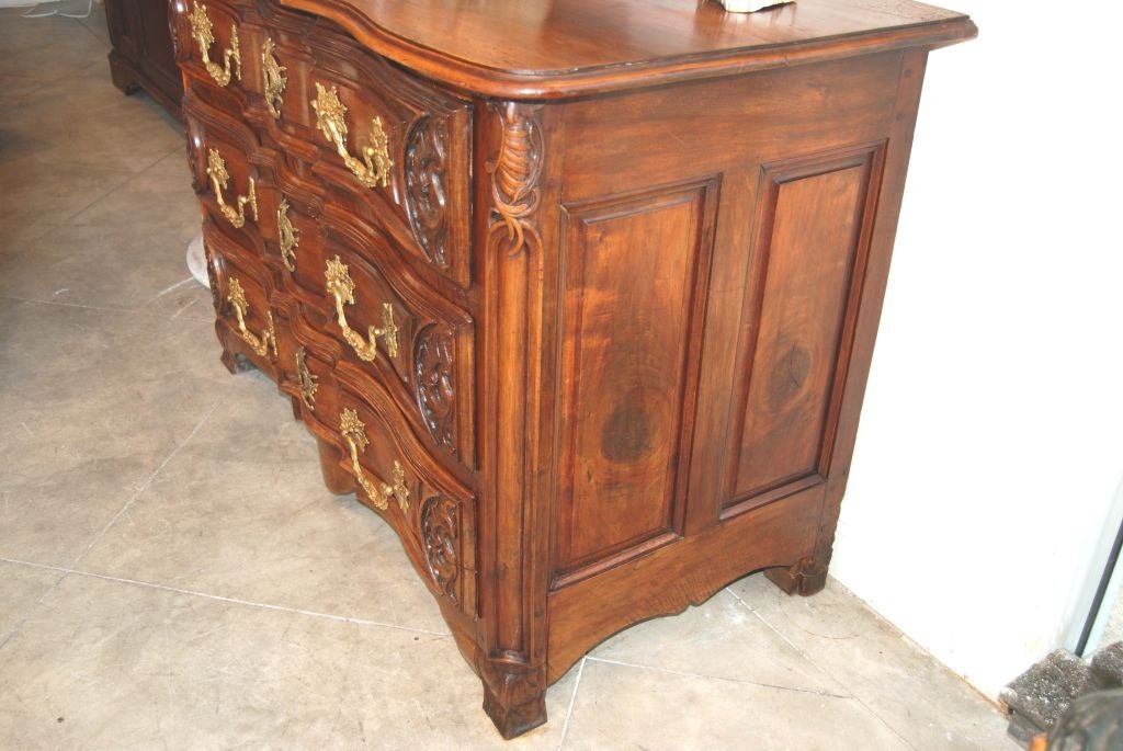 18th Century and Earlier 18th c. Regence Walnut Commode For Sale