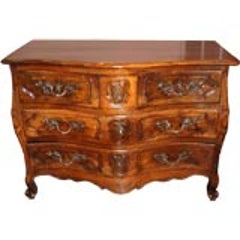 18th c. Walnut Commode 6