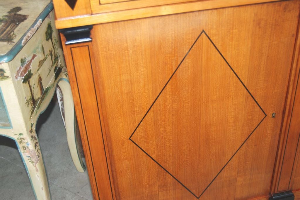 Walnut Enfilade In Good Condition In New Orleans, LA