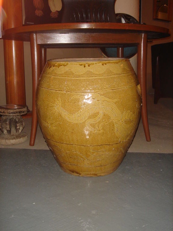 Ancienne jardinière asiatique en céramique avec motif de dragon