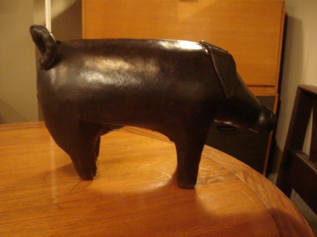 Vintage Pig Footstool by Omersa for Amercrombie & Fitch 5