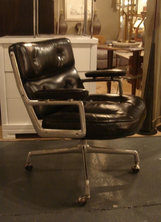 Mid-Century Modern Vintage Time Life Desk Chair by Herman Miller in Black Leather