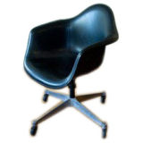 Vintage Swivel desk Chair in Black Leather by Charles Eames