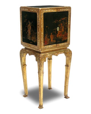 ENGLISH GEORGE III LACQUERED CHINOISERIE CABINET