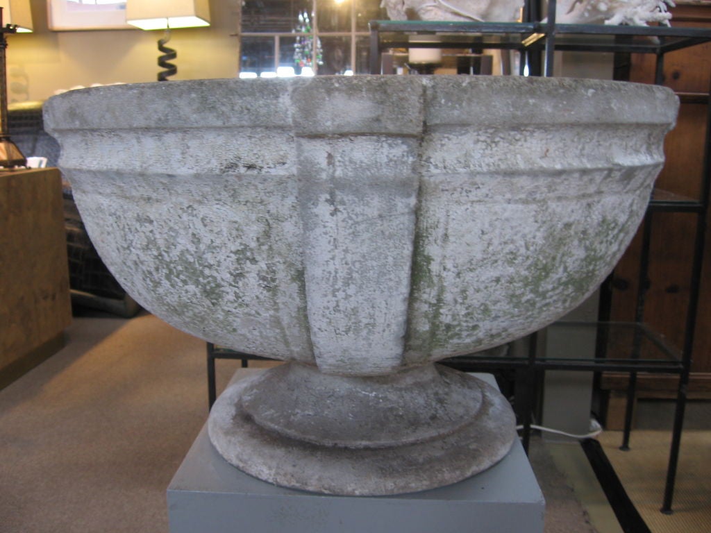 English PAIR OF LARGE CONCRETE PLANTERS / URNS