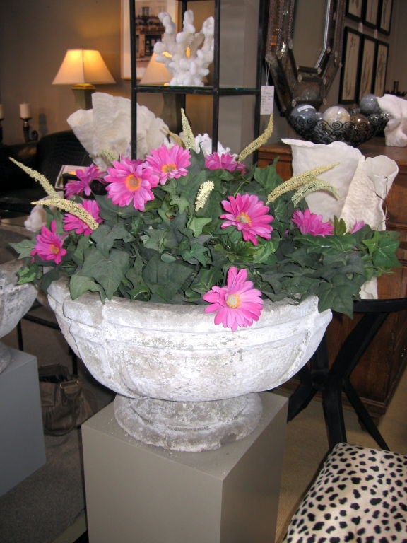 PAIR OF LARGE CONCRETE PLANTERS / URNS 4