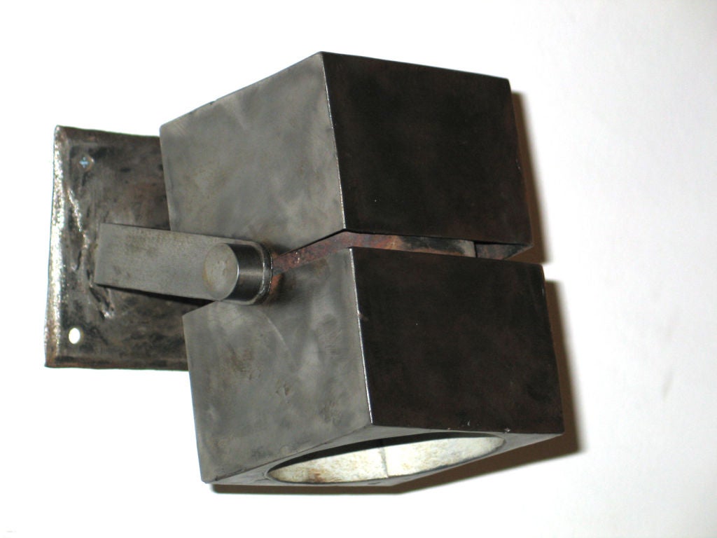 Mid-20th Century Pair of French Early Modern Steel Sconces in the style of Mallet-Stevens For Sale