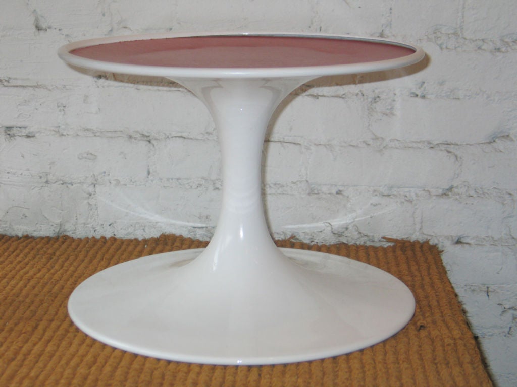 Mid-Century Modern Quatre tabourets ou tables d'appoint suédois de style mi-siècle moderne par Broderna Johansons en vente