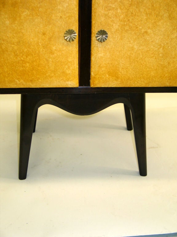 Pair Italian Mid-Century Parchment Nightstands / Side Tables by Osvaldo Borsani In Good Condition For Sale In New York, NY