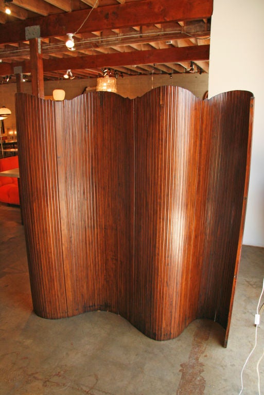 Undulating Wood Screen 1