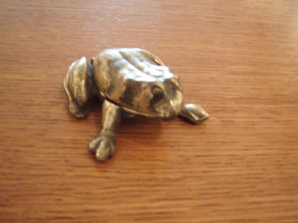 Marked England on the bottom.  Can be used decoratively or as an ash tray.