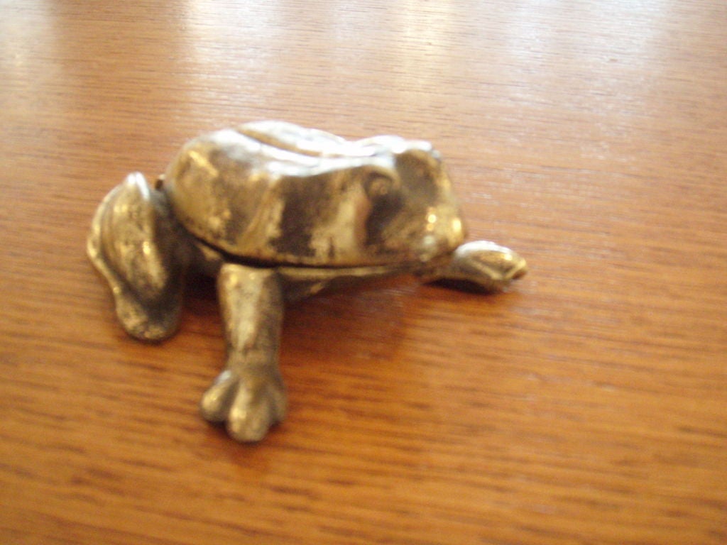 frog ash tray