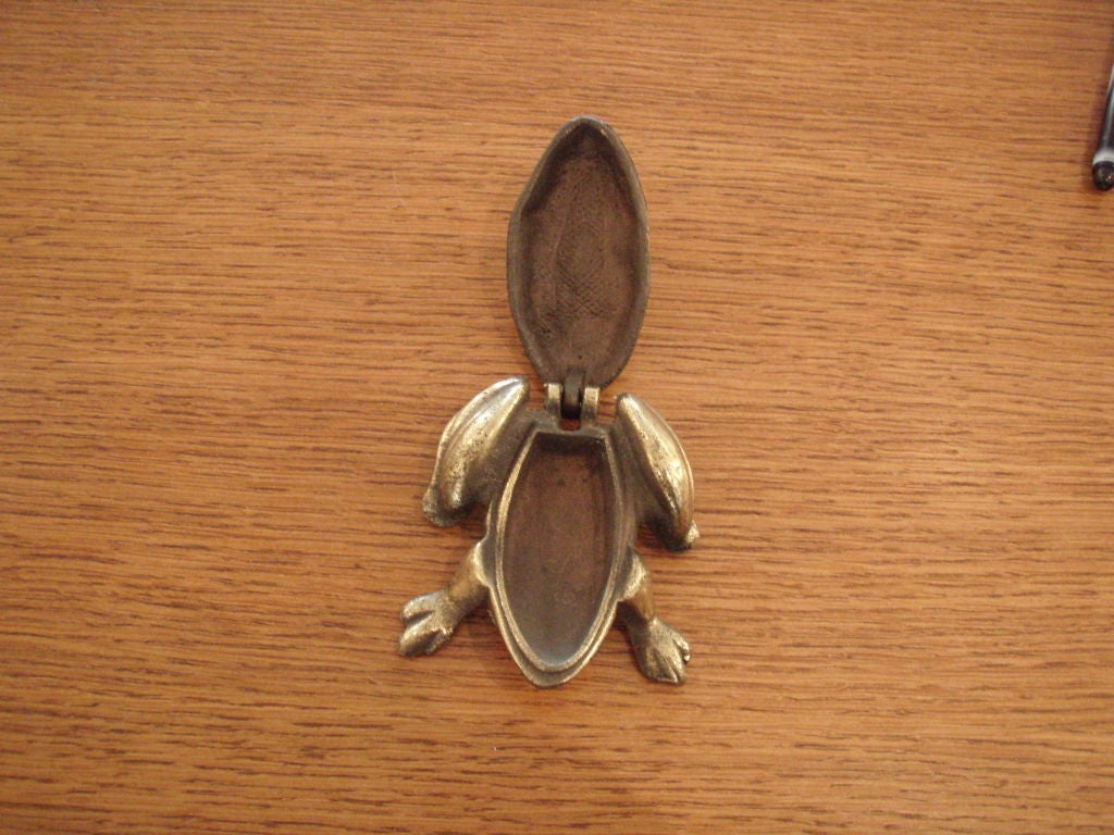 vintage frog ashtray