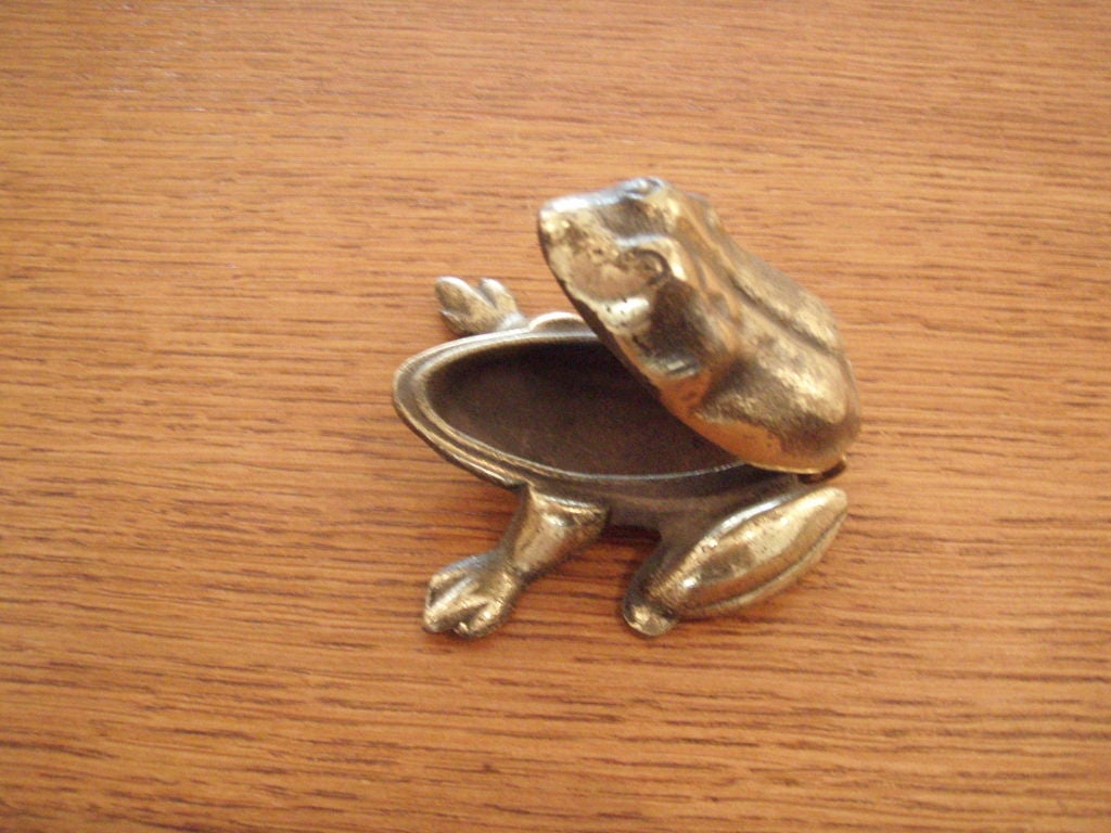 English Vintage Brass Hinged Frog Ashtray