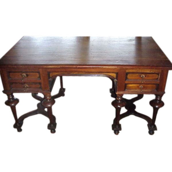 A 19 th c. William and Mary style mahogany english partner desk For Sale