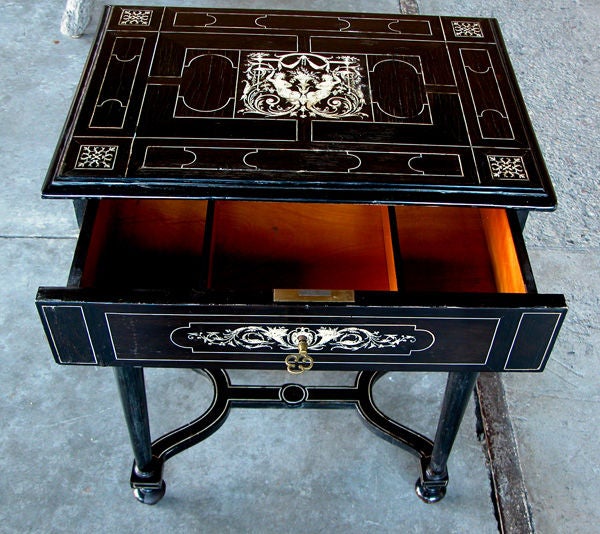 A Handsome Italian Neoclassical Ebonized Wood Dressing Table In Good Condition In San Francisco, CA